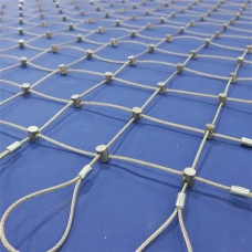 Сетка нержавеющая тросовая со скобочным креплением и квадратной ячейкой Н5 7х7 AISI 316 40х40х2 мм